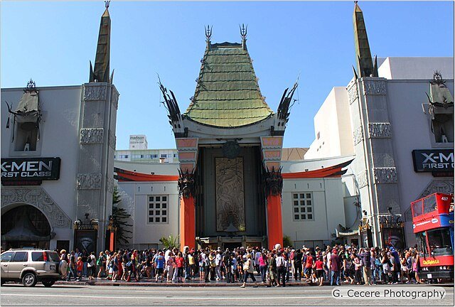 the-historic-chinese-theatre-in-los-angeles-an-amazing-place-to-catch-a-flick